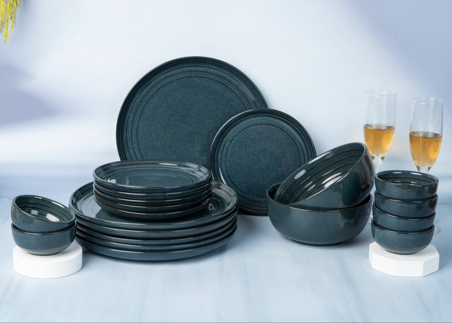 2 Serving Bowls