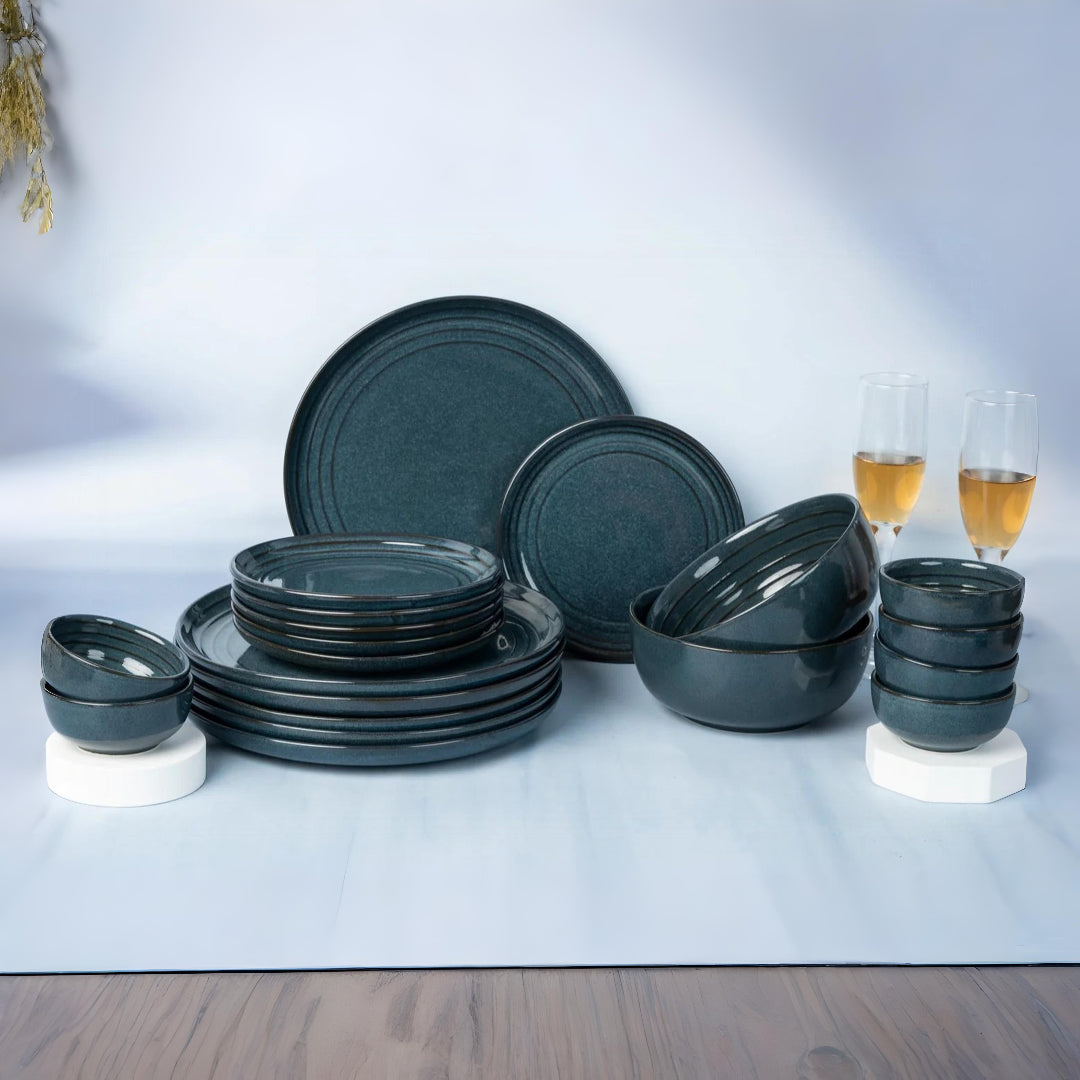 2 Serving Bowls