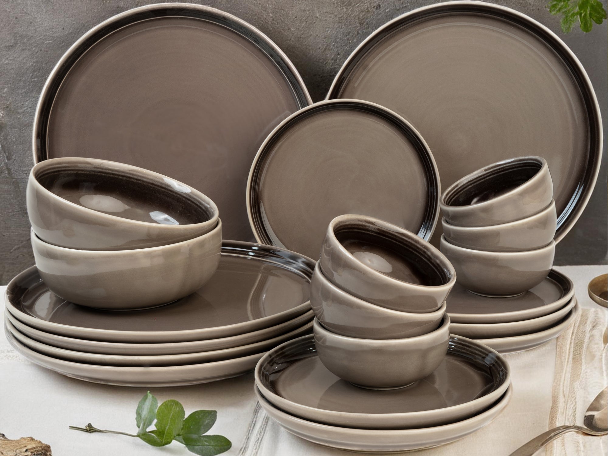 2 Serving Bowls