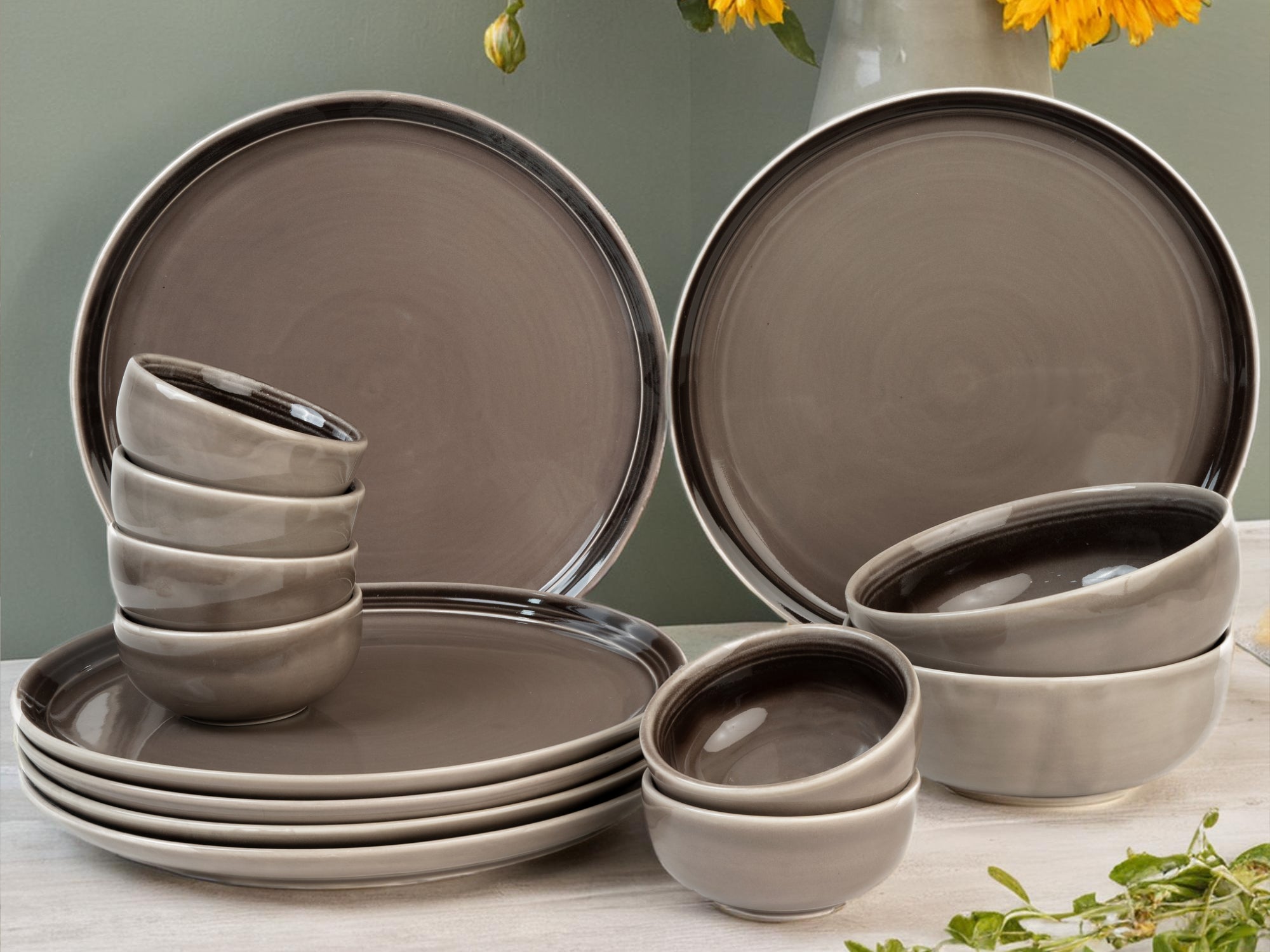 2 Serving Bowls