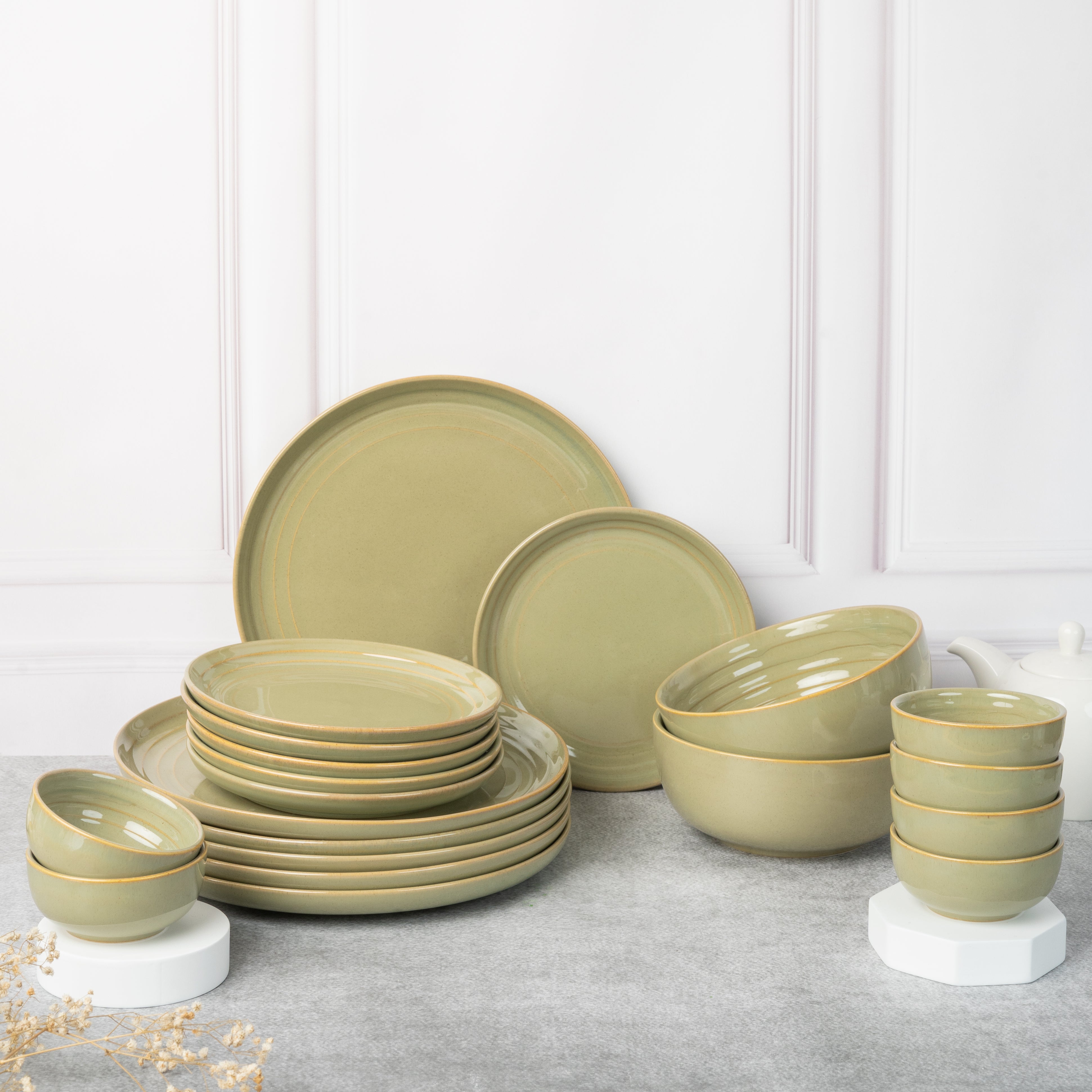2 Serving Bowls