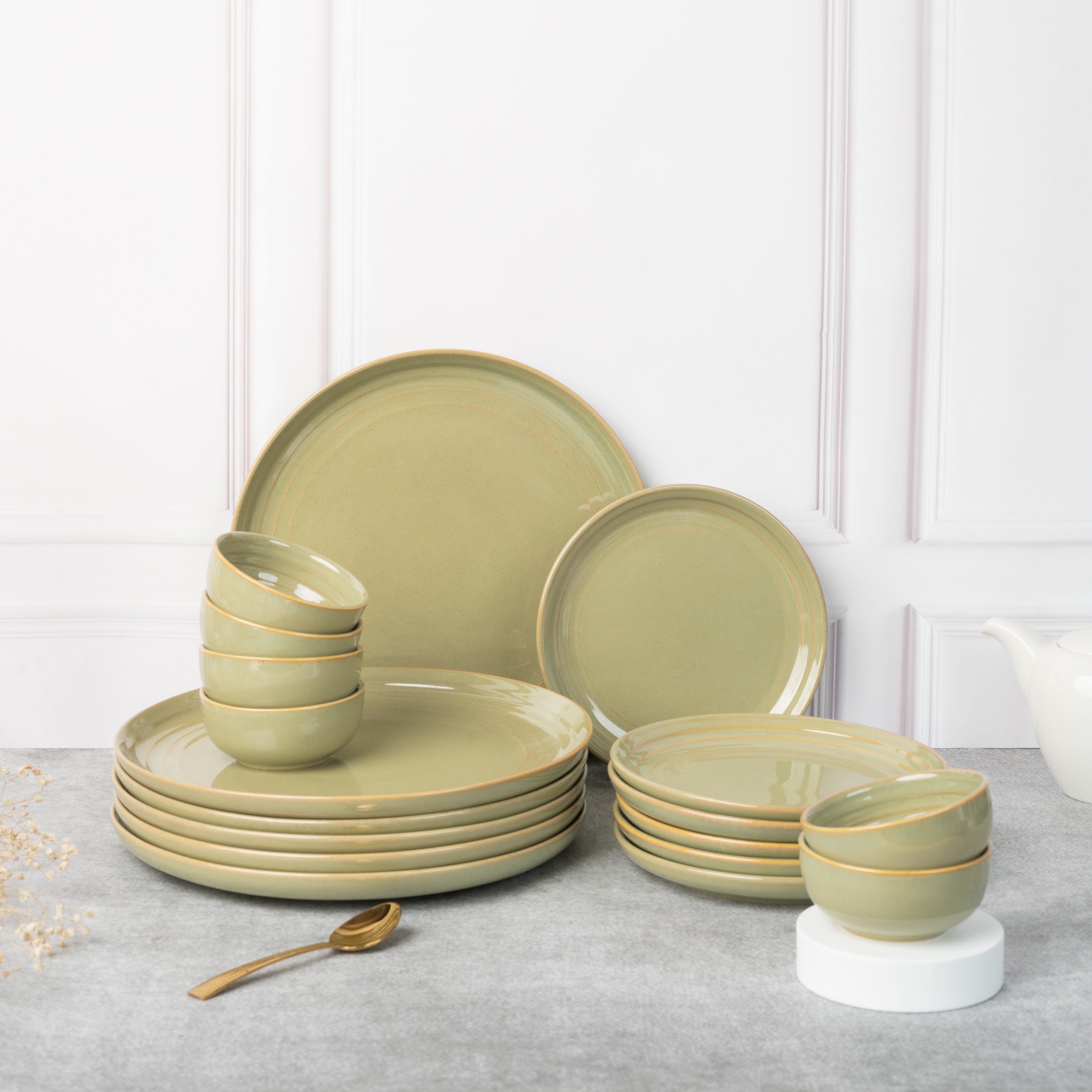 6 Small Dinner Bowls/Katori
