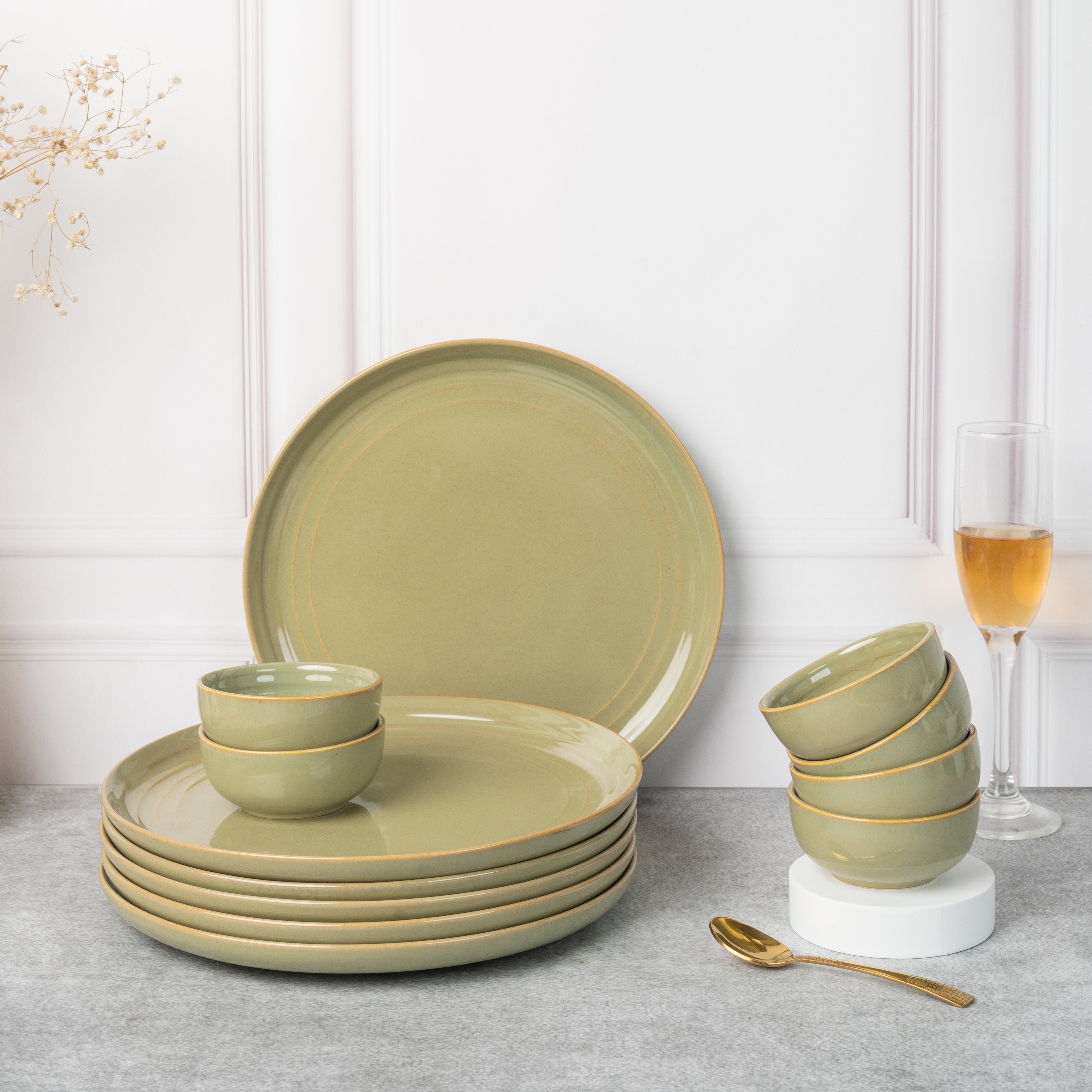 6 Small Dinner Bowls/Katori