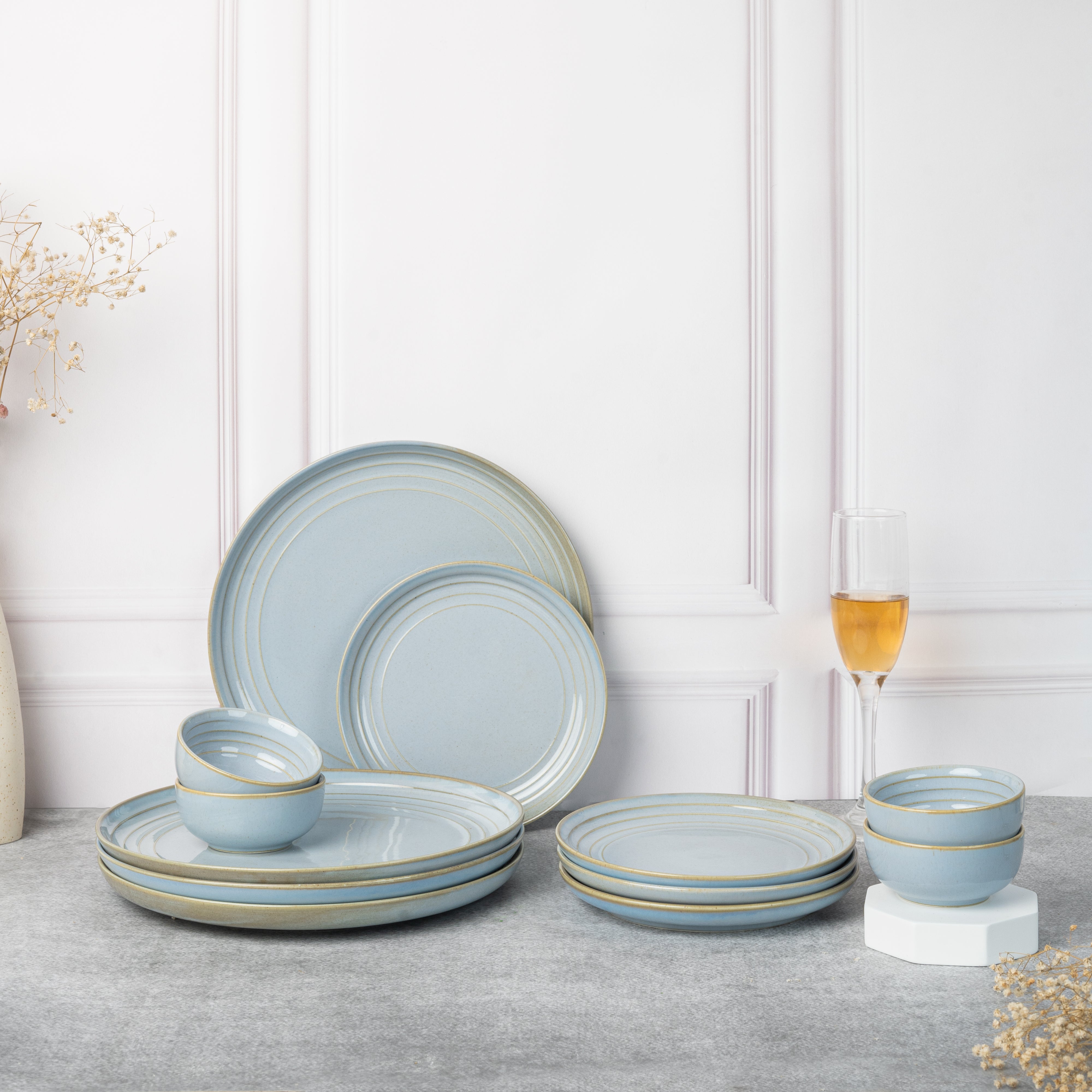 4 Small Dinner Bowls